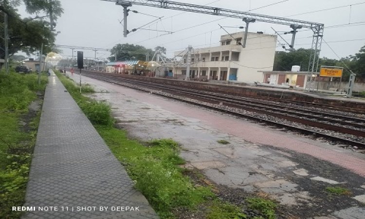 NEWS : रेलवे दोहरीकरण में 3 करोड़ 40 लाख के मुआवजा घोटाले की जांच अटकी...! सरकारी जमीन को बताया निजी, अब लग रहें गंभीर आरोप, पढ़े खबर
