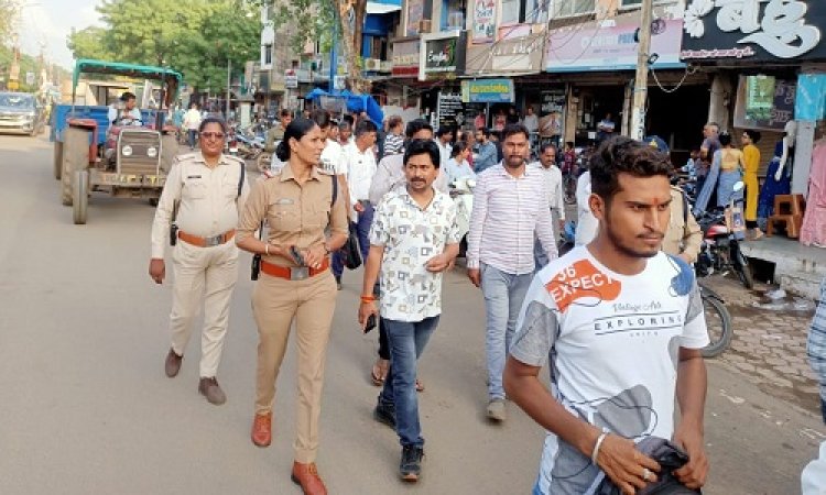 BIG NEWS : यातायात पुलिस और नगर पालिका ने अतिक्रमण के खिलाफ छेड़ी जंग, नीमच की सड़कों पर उतरे अधिकारी, कार्यवाही के साथ चला समझाइश का दौर, पढ़े खबर
