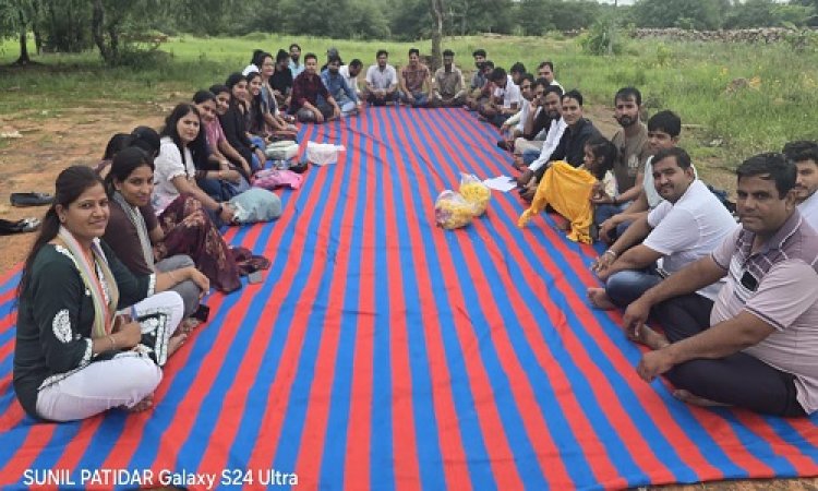 NEWS : सामुदायिक स्वास्थ्य अधिकारी संघ की नवीन कार्यकारिणी का गठन, अंजलि पुरोहित जिलाध्यक्ष नियुक्त, तो इन्हें मिली बड़ी जिम्मेदारी, बैठक के बाद यहां किया पौधरोपण, पढ़े खबर