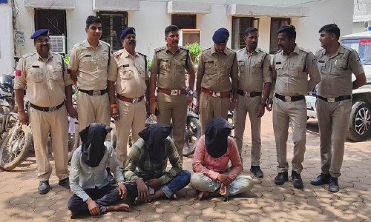 BIG NEWS : 150 से ज्यादा कैमरे खंगाले, और साइबर सेल की सहायता, शामगढ़ पुलिस को मिली बड़ी सफलता, अंतर्राज्यीय वाहन चोर गिरोह का पर्दाफाश, 15 बाइक जप्त, गिरफ्तार आरोपियों ने उगले राज, पढ़े खबर