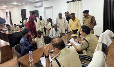 BIG NEWS : पुलिस कंट्रोल रूम पर जिला स्तरीय जन सुनवाई और CM हेल्पलाईन शिविर संपन्न, 27 शिकायतों का किया निराकरण, एसपी अंकित जायसवाल ने संबंधित अधिकारियों को दिए ये निर्देश, पढ़े खबर
