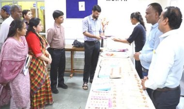 BIG NEWS : किलकारी के बालकों ने बनाएं रक्षासूत्र, और लगाया स्टॉल, फिर कलेक्टर हिमांशु चंद्रा ने किया अवलोकन, खरीदी राखियां, की मेहनत की सराहना, पढ़े खबर