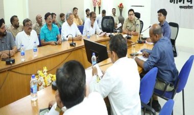 BIG NEWS : आगामी त्यौहार को लेकर जिला स्तरीय शांति-समिति की बैठक संपन्न, एसपी अंकित जायसवाल और CEO वैष्‍णव ने दिए ये निर्देश, नगर पालिका सहित इन विभागों के अधिकारी रहें मौजूद, पढ़े खबर