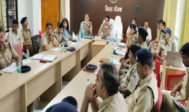 BIG NEWS : आगामी त्योहारों को लेकर खाकी अलर्ट, एसपी अंकित जायसवाल ने ली पुलिस अधिकारीयों की बैठक, की अपराधों की समीक्षा, सतर्क रहने के साथ कानून व्यवस्था बनाये रखने के दिये निर्देश, पढ़े खबर