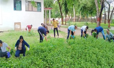 BIG NEWS : हर-घर तिरंगा, स्वच्छता का उत्सव, स्वतंत्रता के संग अभियान, एसपी अंकित जायसवाल का नेतृत्व, अनुविभागीय कार्यालयों, पुलिस थानों एवं चौकियों में चला स्वच्छता अभियान, पढ़े खबर