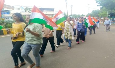 NEWS : हर घर तिरंगा अभियान, जाजू कन्या महाविद्यालय से छात्राओं ने निकाली जागरूकता रैली, शहर की जनता को दिया ये संदेश, इन्होंने भी उत्साह पूर्वक लिया भाग, पढ़े खबर