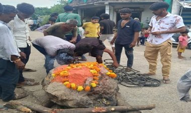NEWS : मनासा क्षेत्र सहित जिले में अच्छी बारिश की कामना, ग्राम बालागंज में की घास भैरव की पूजा, मदिरा-पान कराने के बाद कराया नगर भ्रमण, ग्रामीणों ने मांगी ये मन्नत, पढ़े खबर
