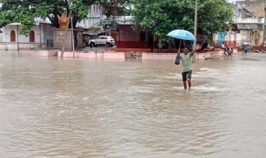 BIG NEWS : लंबी खींच के बाद मनासा क्षेत्र में हुई मूसलाधार बारिश, उफान पर नदी-नाले, दुकानों में घुसा पानी, पढ़े खबर