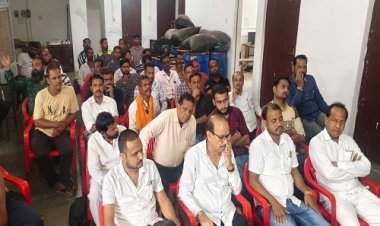 NEWS : आगामी त्यौहारों को लेकर रामपुरा थाना परिसर में शांति-समिति की बैठक संपन्न, प्रशासनिक एवं पुलिस अधिकारियों ने दिए ये निर्देश, पढ़े खबर