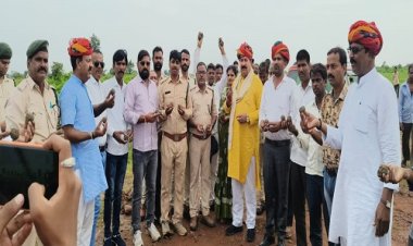 NEWS : जीरन क्षेत्र के इन गावों में पहुंचे विधायक परिहार सहित अन्य जनप्रतिनिधि, हजारों सीड्स बाल के माध्यम से किया विभिन्न पौधों का रोपण, वन विभाग का अमला भी रहा मौजूद, पढ़े खबर