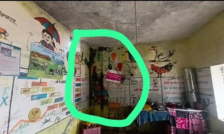 BIG NEWS : बरसात के मौसम में छत से टपकता पानी, नौनिहालों को नहीं मिलता पौष्टिक आहार, चीताखेड़ा में आंगनवाड़ी केंद्र के जर्जर हालात, आखिर जिम्मेदार कौन...! पढ़े खबर