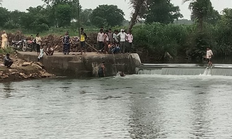 BIG NEWS : नदी में नहाने गया युवक हुआ लापता, गोताखोरों ने शुरू किया रेस्क्यू, सिंगोली पुलिस भी मौके पर, ये घटना ताल गांव की, पढ़े खबर
