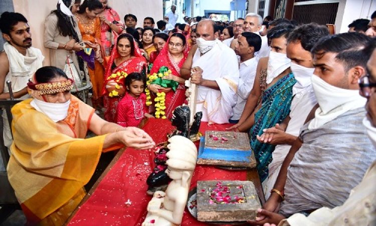 NEWS : जैन श्री संघ के सुपार्श्व्नाथ मंदिर के जिर्णोद्धार के तहत प्रतिमाओं का भव्य उथापन कार्यक्रम, पूजा-अर्चना के साथ की प्रतिष्ठा, पढ़े खबर