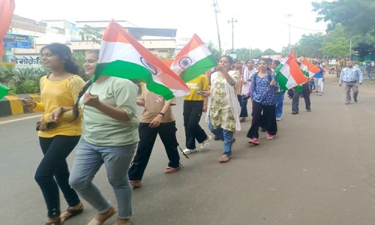 NEWS : हर घर तिरंगा अभियान, जाजू कन्या महाविद्यालय से छात्राओं ने निकाली जागरूकता रैली, शहर की जनता को दिया ये संदेश, इन्होंने भी उत्साह पूर्वक लिया भाग, पढ़े खबर