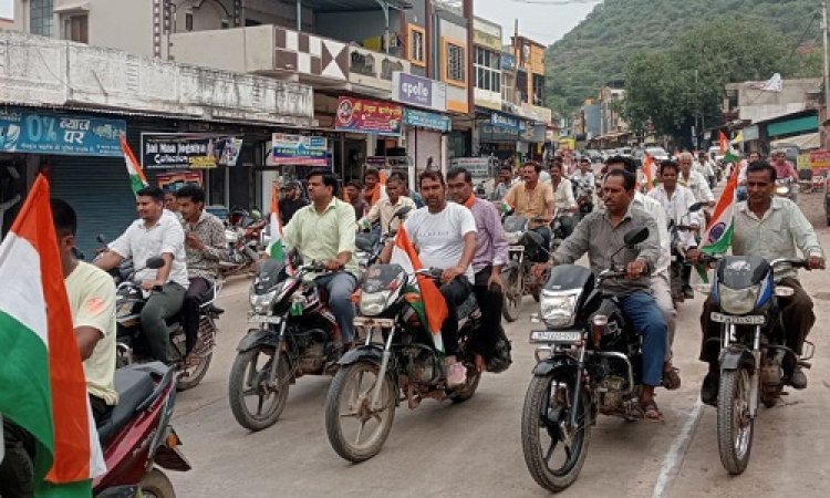 NEWS : स्वतंत्रता दिवस, रतनगढ़ में निकाली विशाल तिरंगा यात्रा, विधायक ओमप्रकाश सकलेचा भी हुए शामिल, नगरवासियों को दिया ये संदेश, पढ़े खबर