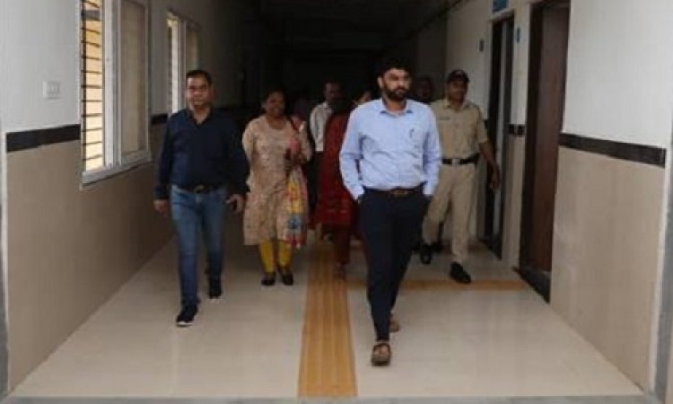 BIG NEWS : कलेक्टर हिमांशु चंद्रा ने किया सर्व सुविधायुक्त क्रिटिकल केयर भवन का निरिक्षण, वार्डो का हस्तांतरण, और सुव्यवस्थित प्लॉन तैयार करने के दिए निर्देश, पढ़े खबर