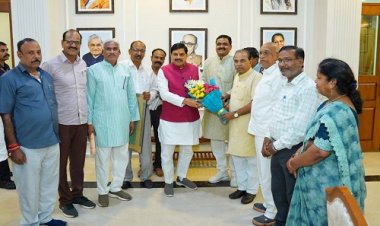 BIG NEWS : मध्य प्रदेश शिक्षक संघ के पदाधिकारी और सदस्य पहुंचे भोपाल, सीएम डॉक्टर मोहन यादव से की मुलाकात, इन मांगो को लेकर बातचीत, क्या मुख्यमंत्री जल्द करेंगे कोई घोषणाएं...! पढ़े खबर