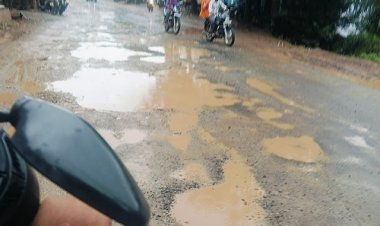 BIG NEWS : गणपति मंदिर से मंडी रोड़ की हालत खस्ता, ग्रामीण सहित अधिकारी करते रोजाना सफर, नगर परिषद और जनप्रतिनिधि क्यों है मोन...! मामला जीरन से जुड़ा, पढ़े खबर