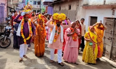 NEWS : कुकड़ेश्वर में सात दिवसीय श्रीमद भागवत कथा का समापन, नगर में निकला भव्य चल समारोह, पारम्परिक वेशभूषा में नजर आई महिलाएं, तो इन्होंने भी बड़ी संख्या में लिया भाग, पढ़े खबर