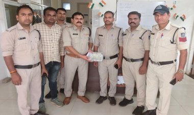 BIG NEWS : नीमच मंडी में चोरी का मामला, बघाना पुलिस को 24 घंटों में मिली बड़ी सफलता, दो लाख से ज्यादा की नगदी बरामद, पर आरोपी अब भी खाकी की गिरफ्त से दूर, पढ़े खबर