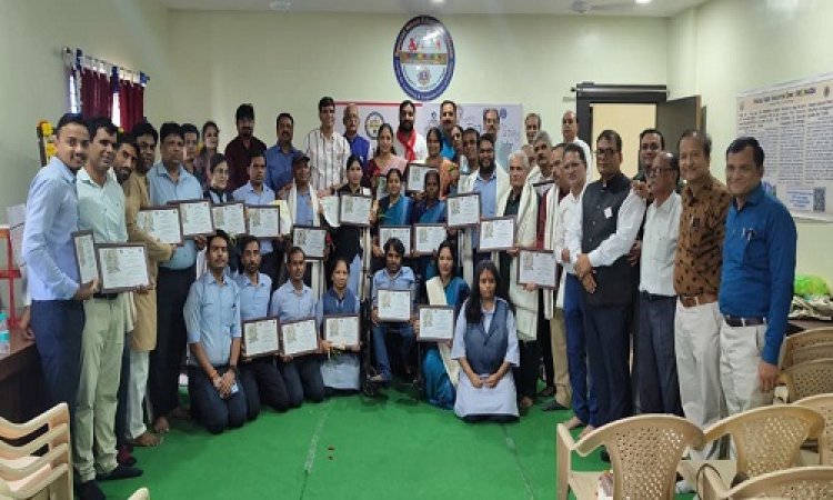 BIG NEWS : शिक्षक दिवस, लायंस ऑफ नागदा ने किया इनका सम्मान, प्रशस्ति पत्र किए भेंट, कार्यक्रम में इनकी हुई प्रसंशा, पढ़े खबर