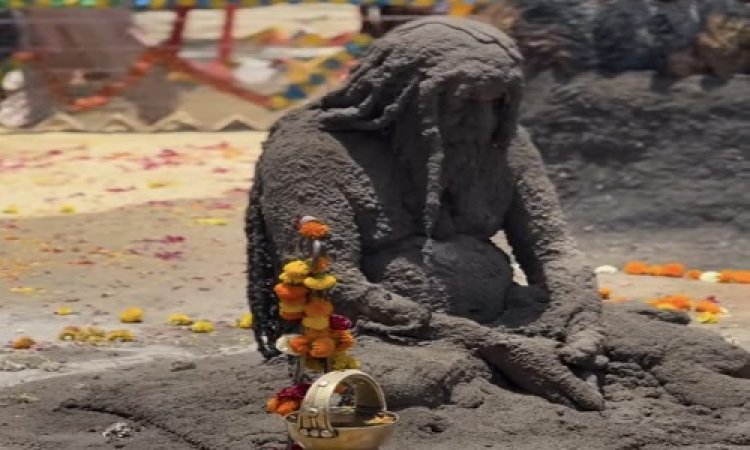 BIG NEWS : चंद्र ग्रहण, श्री चमत्कारी बालाजी मंदिर पर गुरु एकांतवासी की विशेष साधना, बाधाएं दूर होने के साथ यूं मिलती है मानसिक शांति, पढ़े खबर