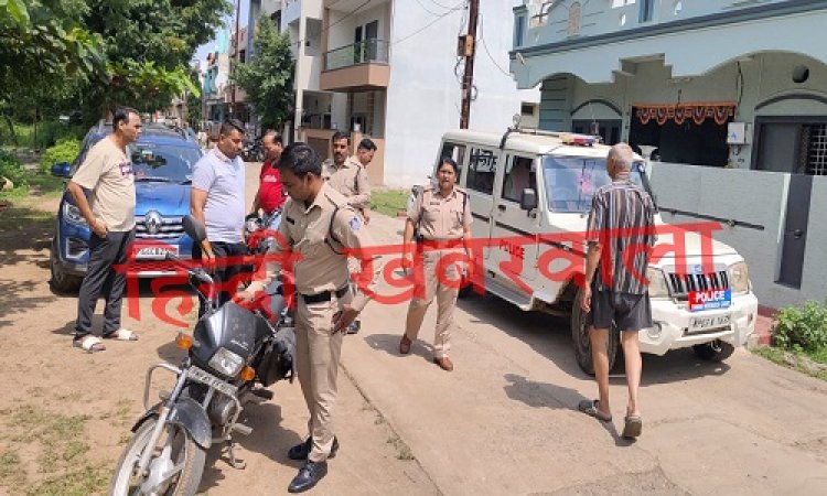 BIG NEWS : नीमच के इस क्षेत्र में चोरी की वारदात, कार से आए चोर, पहले मकान में घुसे, फिर लाखों की नगदी और सोने-चांदी के आभूषण लेकर हुए फरार, कैंट पुलिस जांच में जुटी, क्या जल्द हो सकता है खुलासा...! पढ़े खबर