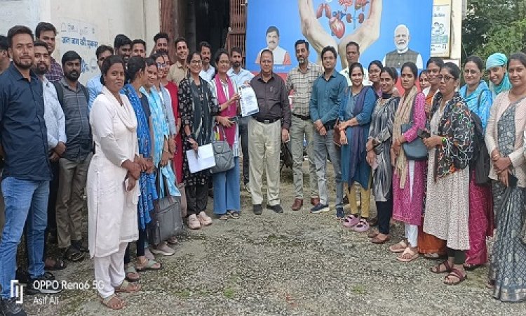 NEWS : सार्थक पर उपस्थिति में भेदभाव, अब विरोध में उतरे सामुदायिक स्वास्थ्य अधिकारी, CMHO को सौंपा ज्ञापन, और की ये बड़ी मांग, पढ़े खबर