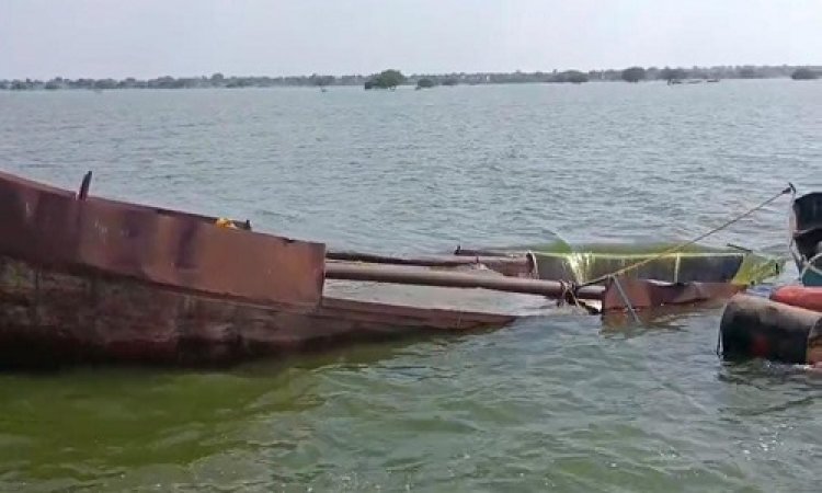 BIG NEWS : मनासा क्षेत्र के इस गांव में खनिज विभाग की बड़ी कार्यवाही, अवैध रेत का उत्खनन करते आठ फाइटर जप्त, मशीनों को मौके पर ही ऐसे किया नष्ट, पढ़े खबर