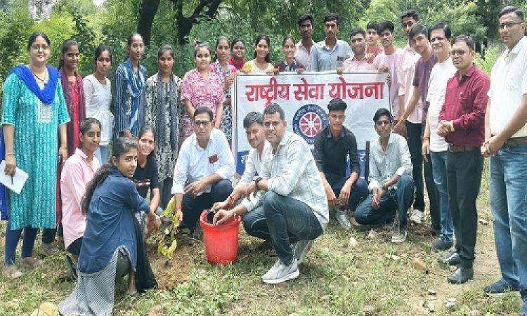 NEWS : रामपुरा के शासकीय स्नातकोत्तर महाविद्यालय में सेवा पखवाड़ा अभियान की शुरुआत, स्वच्छता रैली एवं पौधारोपण कार्यक्रम संपन्न, पढ़े खबर