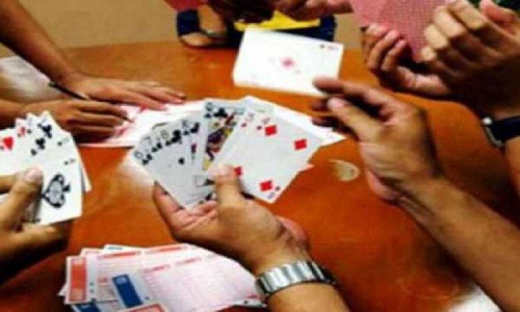BIG NEWS : अवैध लाभ कमाने वालों पर मनासा पुलिस ने कसा शिकंजा, इन ठिकानों पर दी दबिश, और की बड़ी कार्यवाही, मौके से 9 लोगों को पकड़ा, हजारों की नगदी जप्त, पढ़े खबर