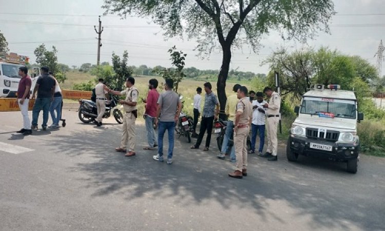 NEWS : पिपलियामंडी पुलिस की हाइवे पर चालानी कार्यवाही, सीट बेल्ट लगाने और हेलमेट पहनने की दी समझाइश, पढ़े खबर