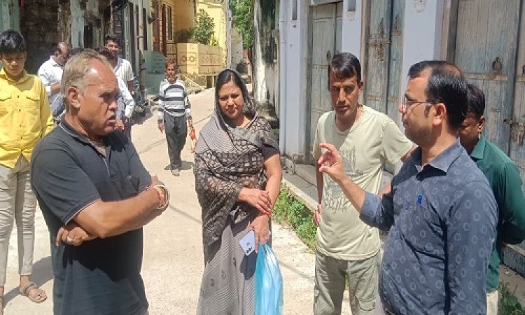 BIG NEWS : चीताखेड़ा उप सरपंच ने की शिकायत, तो इंजिनियर और जनपद पंचायत सीईओ सहित ये पहुंचे मौके पर, निरिक्षण के बाद सच आया सामने, मामला सीसी रोड़ और इस निर्माण कार्य से जुड़ा, पढ़े खबर