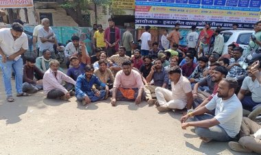 BIG BREAKING : दीपावली से पहले अस्थाई दुकानदारों में आक्रोश, नीमच के इस चौराहे पर दिया धरना, की जमकर नारेबाजी, आखिर क्या है इनकी मांग, पढ़े खबर