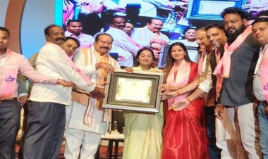 WOW ! भोपाल में स्‍वच्‍छता सम्‍मान समारोह संपन्न, शहरी समग्र स्‍वच्‍छता के लिए नीमच नगर पालिका को मिला पुरस्कार, सम्मान में जिले की इन नगरीय निकायों का नाम भी शामिल, पढ़े खबर