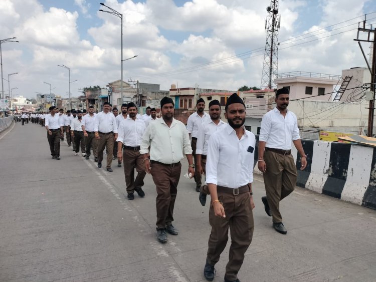 NEWS : पिपलियामंडी में निकला राष्ट्रीय स्वयं सेवक संघ का पथ संचलन, संघ के 100 वर्ष पूर्ण होने पर स्वयंसेवकों ने दिखाया अनुशासन, पढ़े खबर