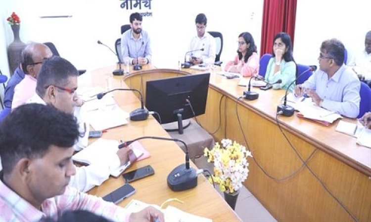 BIG NEWS : भांवातर भुगतान योजना, नीमच जिला कलेक्टर ने की तैयारियों की समीक्षा, किसानों का पंजीयन कराने की कहीं बात, अधिकारियों को दिए ये निर्देश, पढ़े खबर