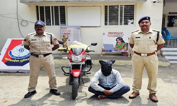 BIG NEWS : पिपलियामंडी पुलिस ने बाइक तस्कर को पकड़ा, अवैध मादक पदार्थ अल्प्राजोलम और डोडाचूरा जप्त, बाबूखेड़ा गांव का जाहिद गिरफ्तार, अब इसकी तलाश, पढ़े खबर