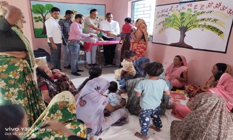 NEWS : डॉ. राजेश पाटीदार ने आंगनवाड़ी केंद्रों को लिया गोद, पोषण आहार के रूप में दी ये सामग्री, कहीं ये बड़ी बात, पढ़े खबर