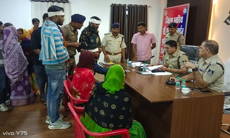 BIG NEWS : नीमच में जिला स्तरीय जन सुनवाई एवं सीएम हेल्पलाईन शिविर संपन्न, पुलिस कप्तान ने सूनी आमजन की समस्याएं, फिर संतुष्टि पूर्वक किया निराकरण, आवेदकों की शिकायतों का भी होगा निराकरण, अधिकारियों को दिये ये निर्देश, पढ़े खबर