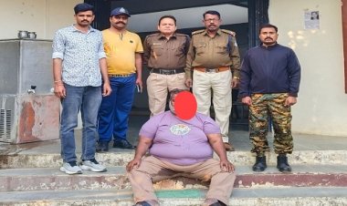 BIG NEWS : मोबाइल पर बातचीत, और गेहूं खरीदने की डील, फिर व्यापारी के साथ की धोखाधड़ी, अब रामपुरा पुलिस का बड़ा एक्शन, सालों से फरार आरोपी गिरफ्तार, गुजरात के इस शहर में दबिश के बाद मिली सफलता, पढ़े खबर