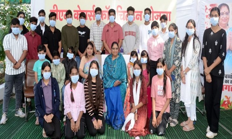 BIG NEWS : मां जैसी ममता, बच्चों का भविष्य संवार रहीं मंत्री निर्मला भूरिया, बच्चों संग किया भोजन, भेंट किए उपहार, ये योजनाएं बन रही आशा की किरण, पढ़े खबर