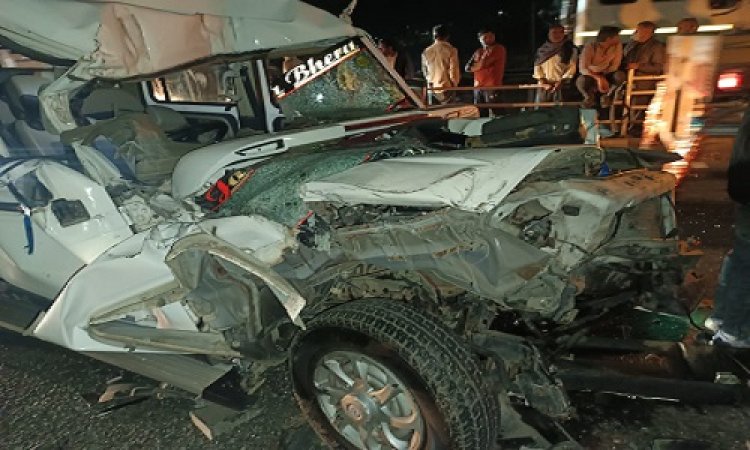 BIG NEWS : महू-नीमच हाईवे पर दर्दनाक हादसा, ट्रेलर में पीछे से घुसी तूफान, जेतपुरा निवासी सुजल की मौत, तो ये लोग गंभीर घायल, मल्हारगढ़ पुलिस जुटी जांच में, पढ़े खबर