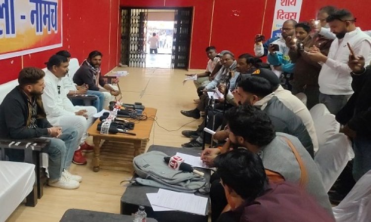 BIG NEWS : मोरवन में कपड़ा फैक्ट्री के निर्माण पर हाईकोर्ट ने लगाई रोक, कलेक्टर तक भी पहुंची जानकारी, किसान नेता पूरण अहीर ने की प्रेसवार्ता, बोले- मनमानी पर लगा विराम, चरागाह भूमि और शांतिपूर्ण आंदोलन सहित इन मुद्दों को किया सार्वजानिक, पढ़े खबर