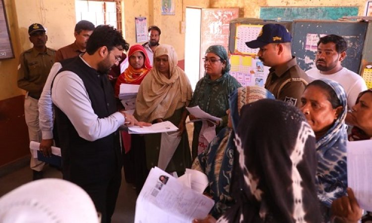 BIG NEWS : नीमच की इन कॉलोनियों में पहुंचे जिला कलेक्टर हिमांशु चंद्रा, एसआईआर कार्य का किया आकस्मिक निरीक्षण, बीएलओ सहित अन्य अधिकारियों को दिए ये निर्देश, पढ़े खबर