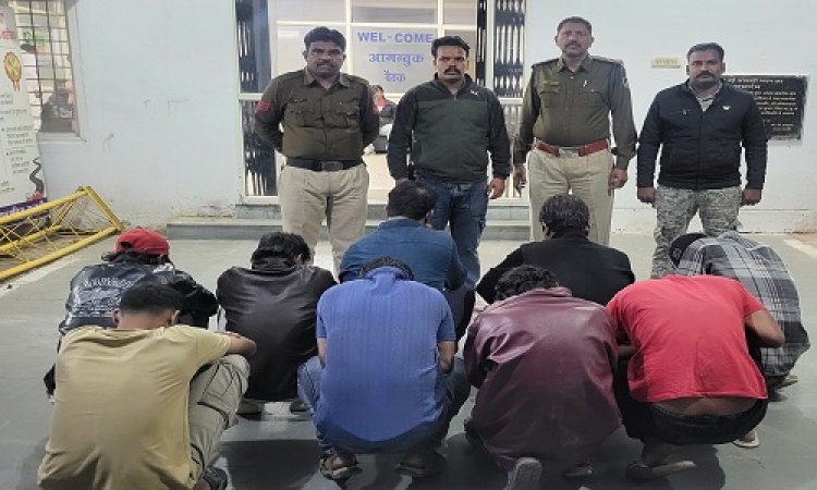 BIG NEWS : बाबा पशुपतिनाथ का मैला, और परिसर में अवैध लाभ कमाते ये लोग, सूचना मिलते ही हरकत में आई मंदसौर पुलिस, फिर घेर लिया जुआरियों को, दांव पर दांव लगाना पड़ा भारी, मौके से नगदी भी जप्त, पढ़े खबर