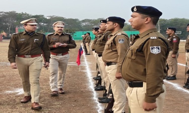 BIG NEWS : नीमच जिला पुलिस लाइन में जनरल परेड, एसपी अंकित जायसवाल ने किया निरीक्षण, इन अधिकारियों-कर्मचारियों को किया पुरस्कृत, तो इन्हें भविष्य के लिए दी चेतावनी, पढ़े खबर