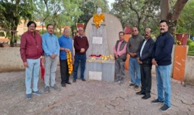 NEWS : पंडित शिवनारायण गौड़ की पुण्यतिथि पर कृति संस्था ने दी श्रद्धांजलि, नीमच विकास और साहित्यिक योगदान को किया याद, पढ़े खबर