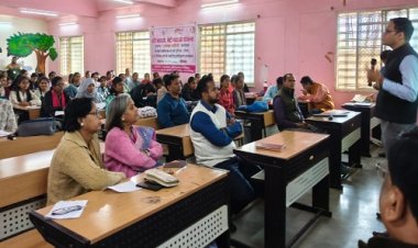 NEWS : नीमच के इस कॉलेज में वित्तीय जागरूकता पर सेमीनार सम्पन्न, बैंक प्रबंधकों ने छात्राओं को दी अहम जानकारियां, धोखाधड़ी और लालच से बचने की सलाह, तो इन सावधानियों से भी कराया अवगत, पढ़े खबर