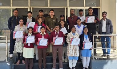 BIG NEWS : मैं हूं अभिमन्यु अभियान, नीमच जिले के स्कूलों में निंबध, चित्रकला और पेंटिंग संपन्न, इन विद्यार्थियों ने मारी बाजी, तो पुलिस कप्तान ने किया पुरस्कृत, पढ़े खबर